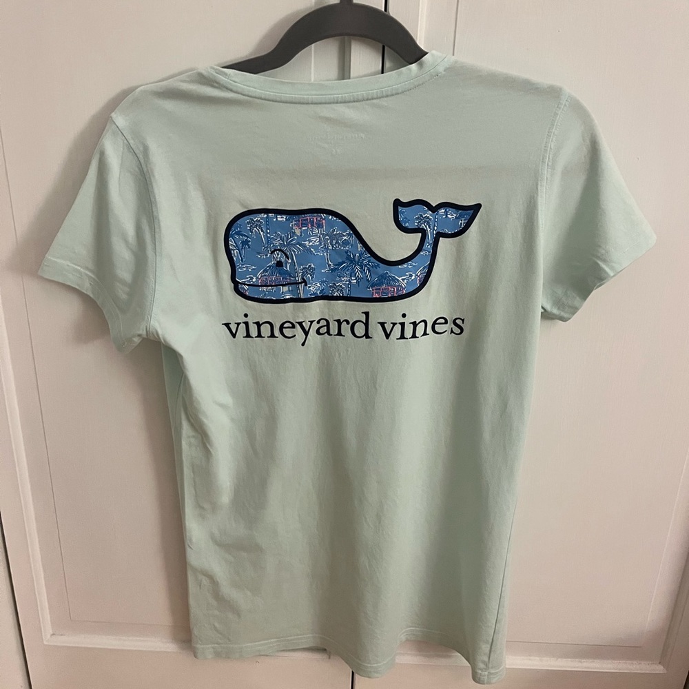 Womens Vineyard Vines Blue Whale Tee